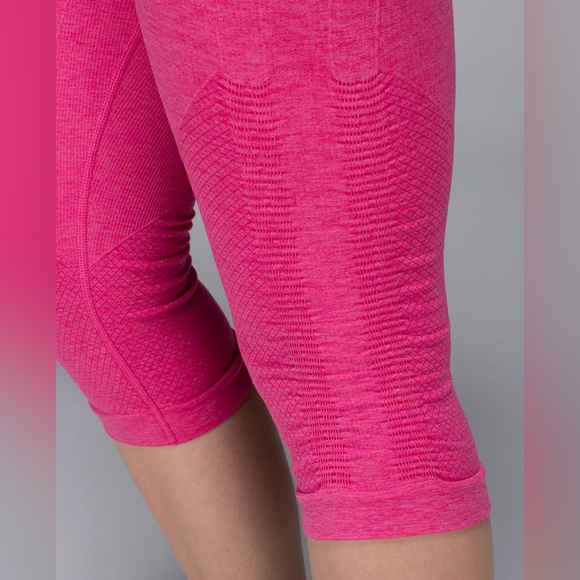 Lululemon In The Flow Crop Leggings Size 6 PINK Women's Pink Capri Leggings - Picture 2 of 6